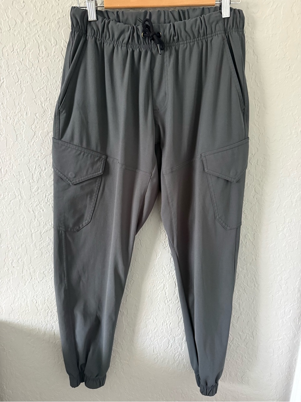 Old Navy Men's Charcoal Gray Cargo Joggers